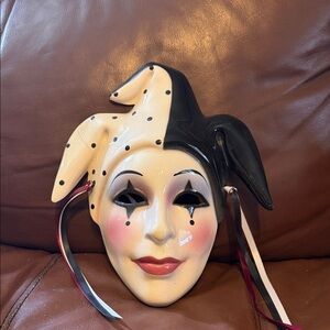 Elegant Harlequin Mask in Black and Cream